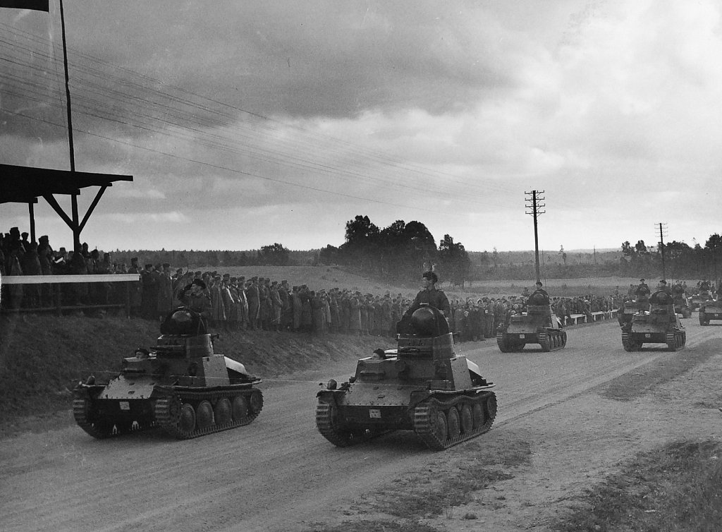 Strv m/37, parad i Örkelljunga, 1940